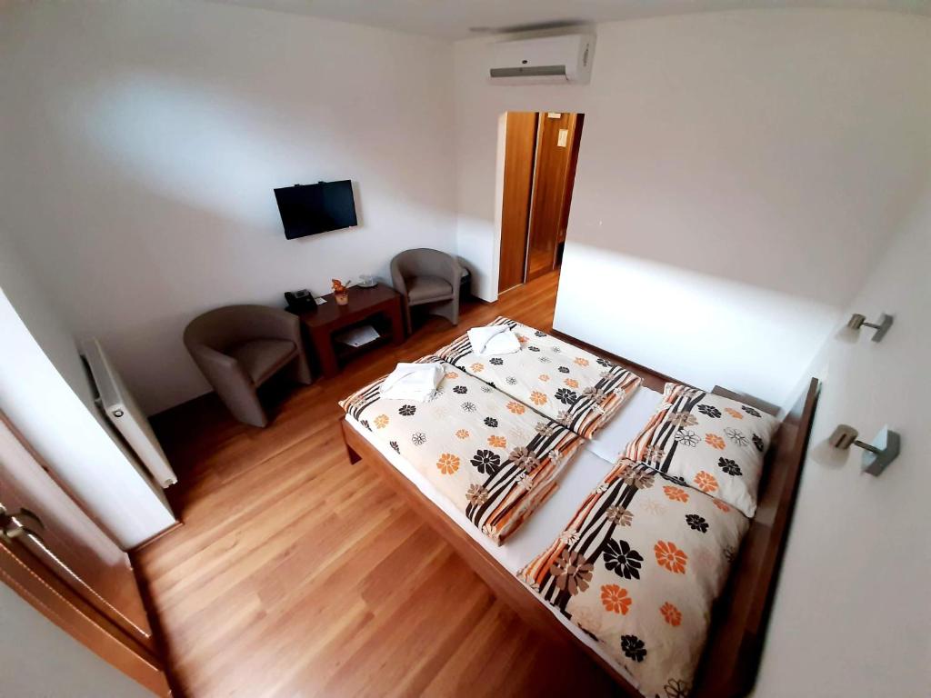 Dvojlôžková izba penziónu Jolán